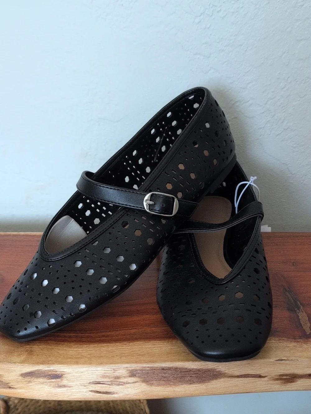 NWT Old Navy Black Perforated Mary Jane Balley Flats 7.5